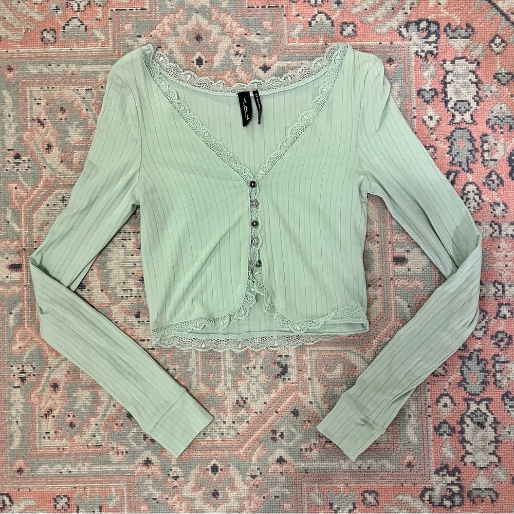 urban outfitters top !